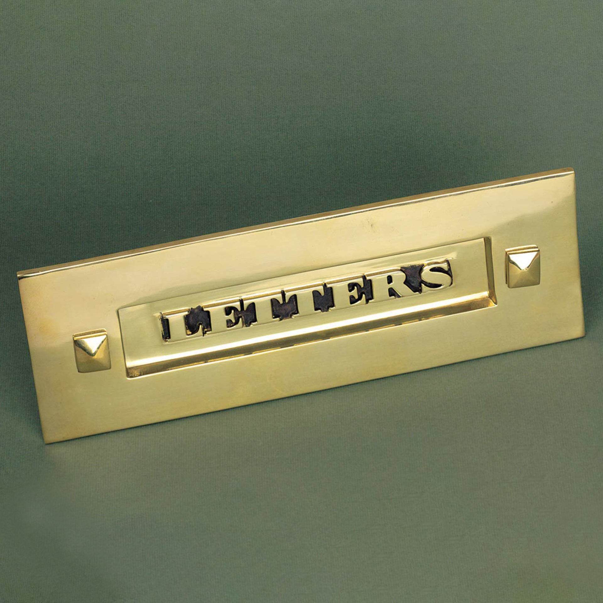Classic Without Clapper - Letterbox