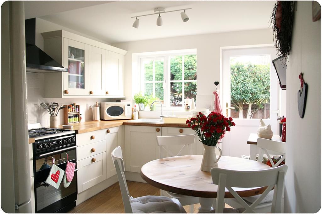 How to Get the Cottage Chic Look - UK Oak Doors