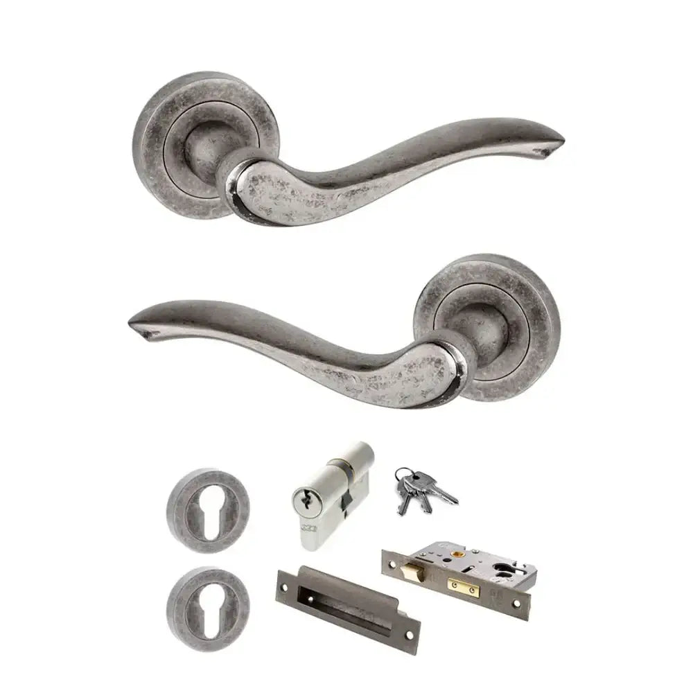Product Warwick lever on round rose, distressed silver finish