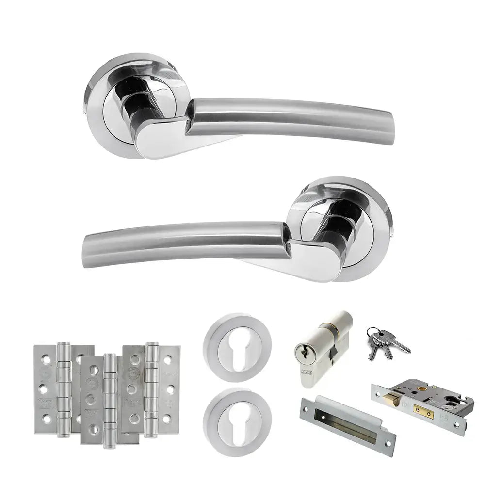 Product polished chrome door handle on round rose with bathroom set