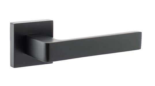 Product Montana lever on square rose door handle detail