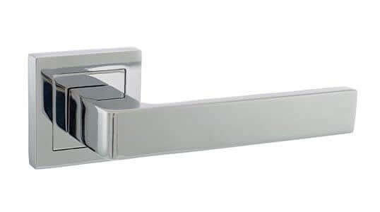 Product Montana lever on square rose door handle detail