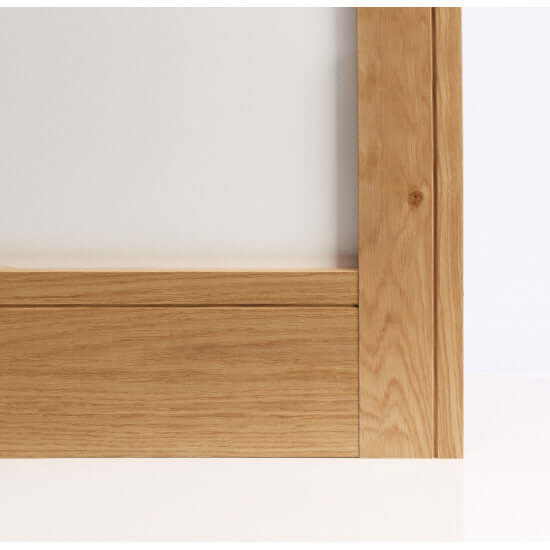 Product shaker oak skirting and architrave corner